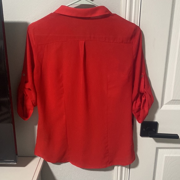 🩷3 for $20🩷 H&M elegant red blouse - Picture 7 of 8